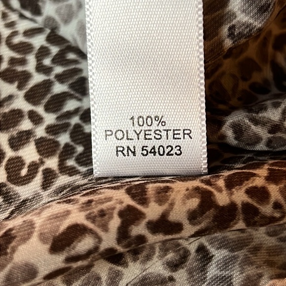 🤎BANANA REPUBLIC BROWN & GRAY SNAKESKIN PRINT TOP SIZE 6 - Picture 14 of 15